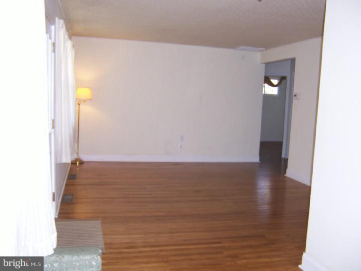 26 Farndale Road Somerdale, NJ 08083 - Photo 4 of 24 Gallery Image 4