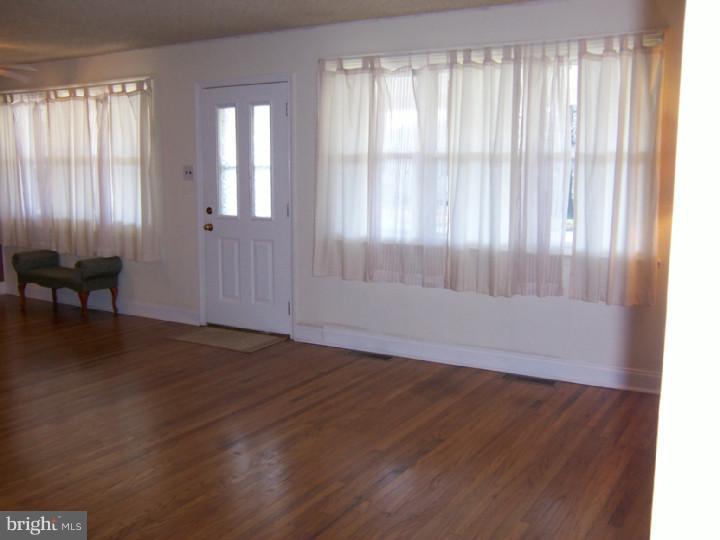 26 Farndale Road Somerdale, NJ 08083 - Photo 5 of 24 Gallery Image 5