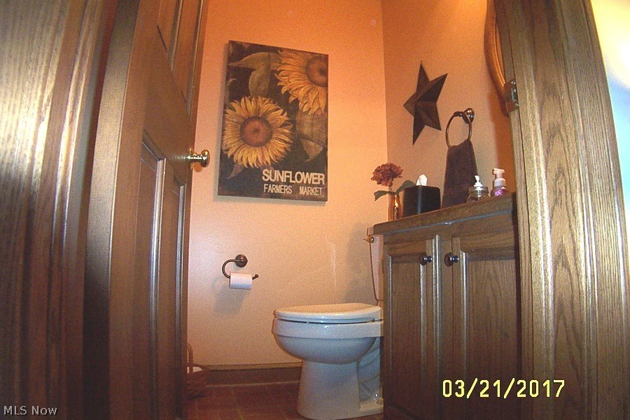 22679 Hartley Road Alliance, OH 44601 - Photo 20 of 27 HALF BATH