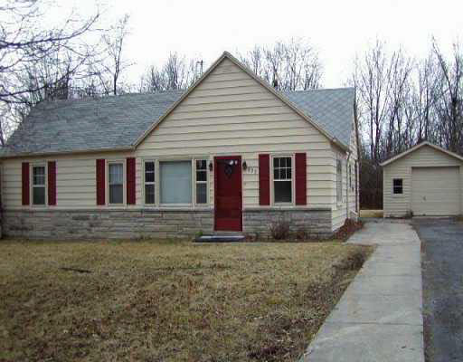 927 East Paulding Road Fort Wayne, IN 46816 - Photo 1 of 1