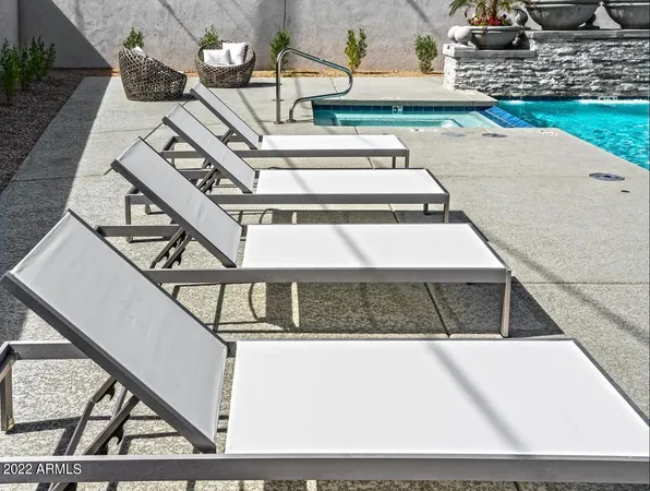 a view of entryway and an outdoor space
