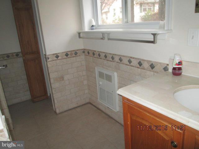 6115 Ford Road Frederick, MD 21702 - Photo 11 of 19 Bath