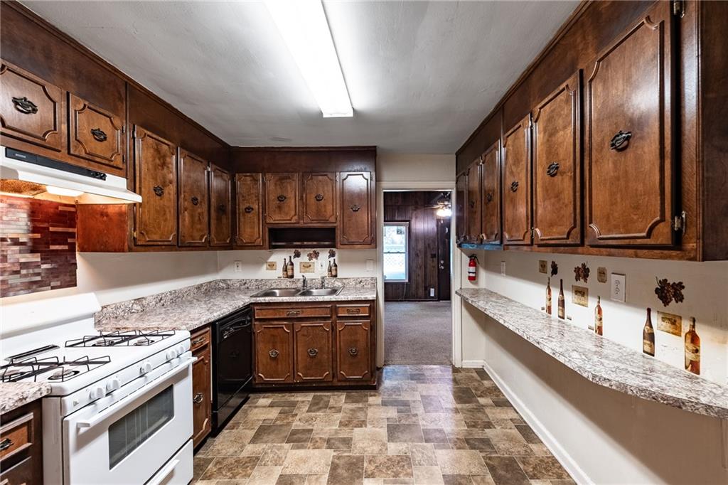 111 Chappell Road Southwest Atlanta, GA 30314 - Photo 8 of 26 Gallery Image 8