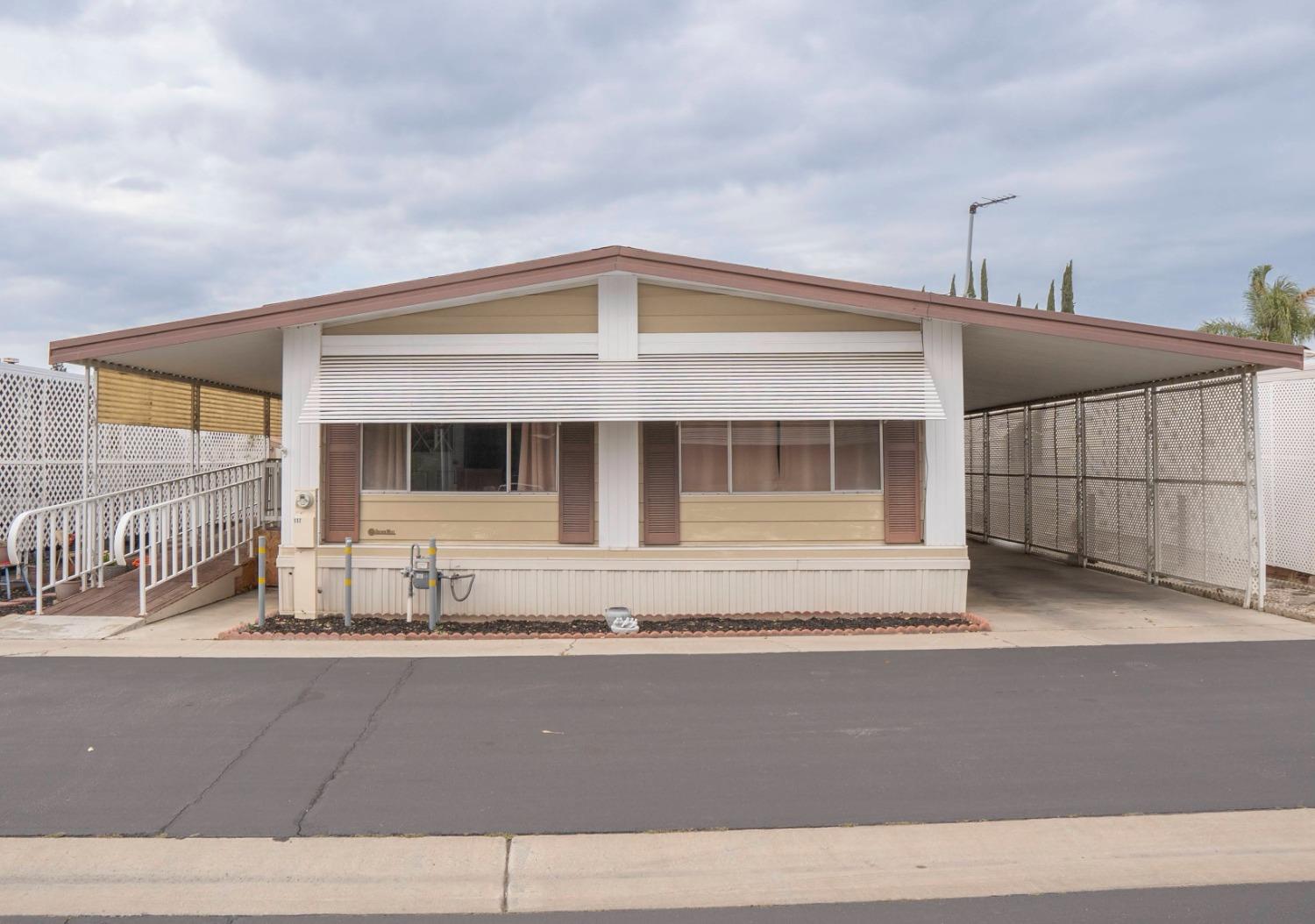 1500 Villa Avenue, Unit 117 Clovis, CA 93612 - Photo 3 of 31 a front view of a house