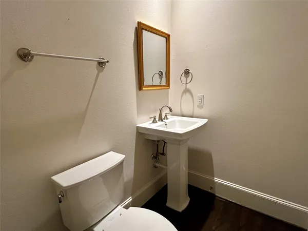 $3,000 | 4031 Bellefontaine, Unit 101, Houston, TX 77025