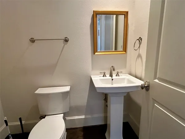 $3,000 | 4031 Bellefontaine, Unit 101, Houston, TX 77025