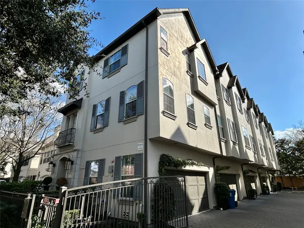 $3,000 | 4031 Bellefontaine, Unit 101, Houston, TX 77025