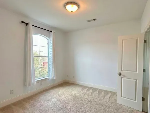 $3,000 | 4031 Bellefontaine, Unit 101, Houston, TX 77025