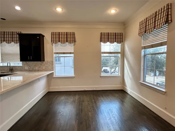 $3,000 | 4031 Bellefontaine, Unit 101, Houston, TX 77025