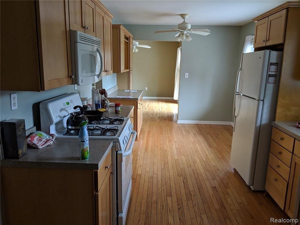 4375 Rohr Road Lake Orion, MI 48359 - Photo 3 of 33 3.jpg