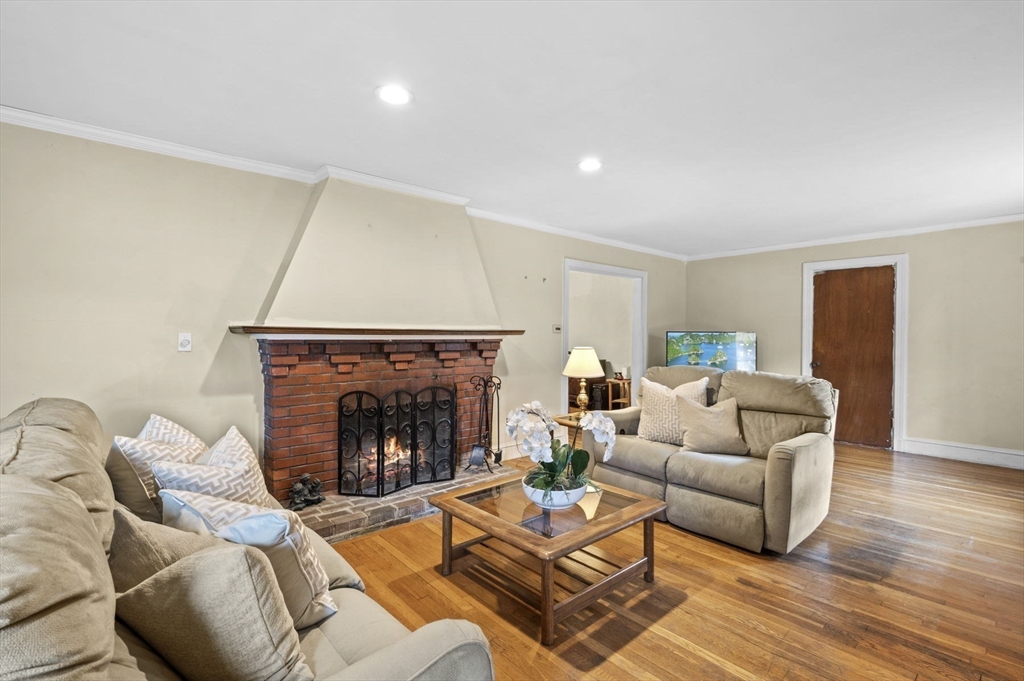 5 Sevinor Road Marblehead, MA 01945 - Photo 4 of 27