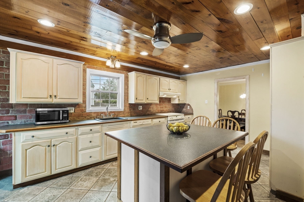5 Sevinor Road Marblehead, MA 01945 - Photo 10 of 27