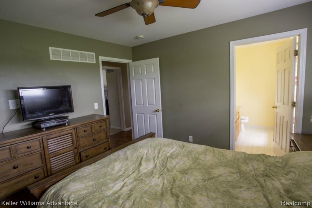 4976 Crandall Road Howell, MI 48855 - Photo 17 of 48 16_Crandall_4976.jpg