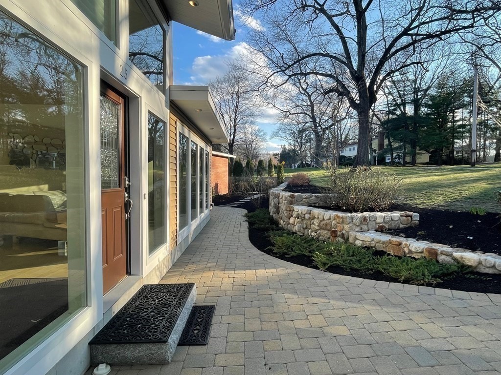 25 Tufts Road Lexington, MA 02421 - Photo 3 of 26