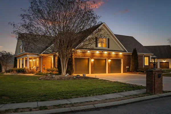 $899,900 | 8109 Propeller Drive, Ooltewah, TN 37363