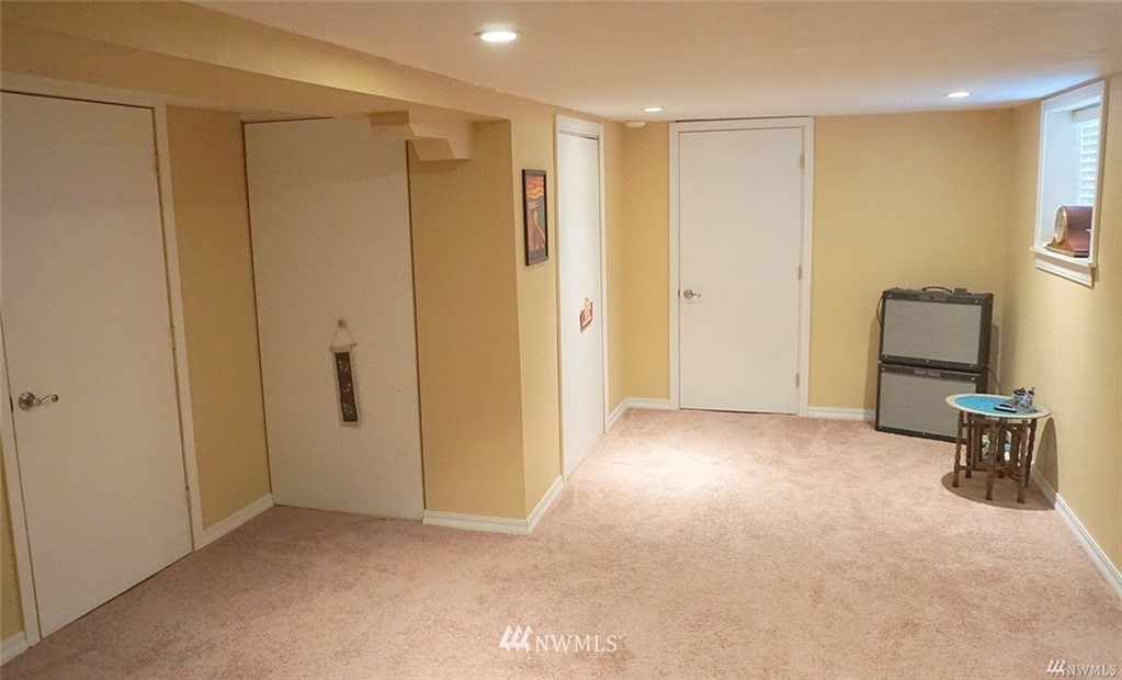 2124 7th Street Bremerton, WA 98312 - Photo 13 of 17