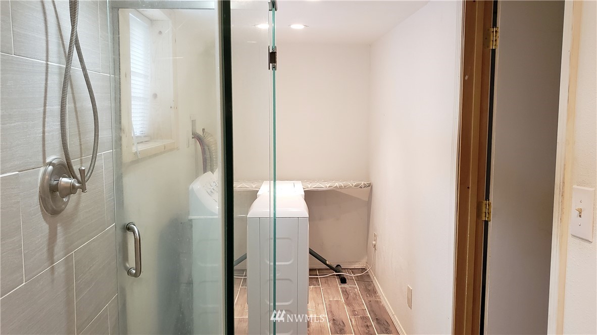 2124 7th Street Bremerton, WA 98312 - Photo 17 of 17 a view of a bathroom from a bathroom
