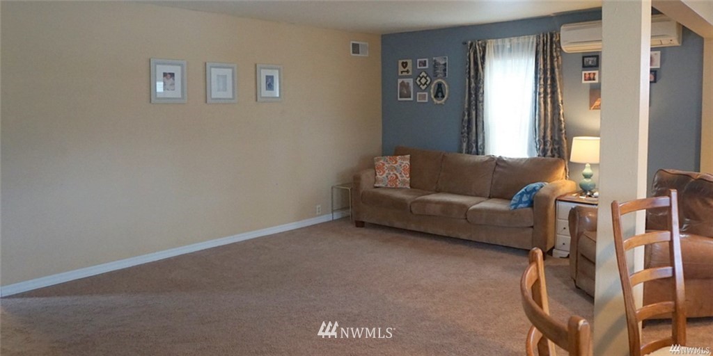 2124 7th Street Bremerton, WA 98312 - Photo 5 of 17 a living room with furniture and a window