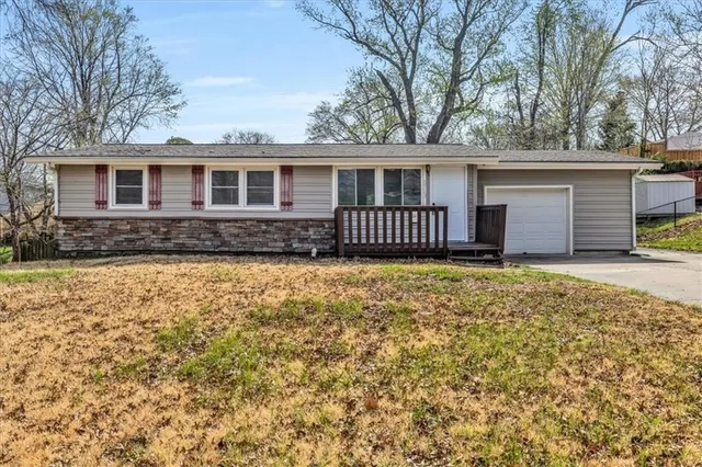 $195,000 | 5713 North Woodland Avenue, Kansas City, MO 64118