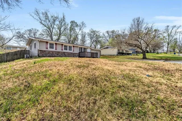 $195,000 | 5713 North Woodland Avenue, Kansas City, MO 64118