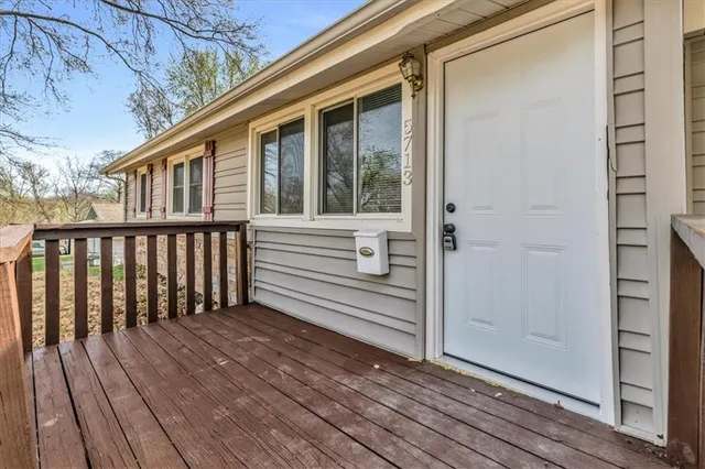 $195,000 | 5713 North Woodland Avenue, Kansas City, MO 64118