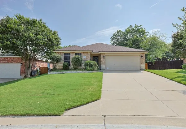 $325,000 | 211 Carriage Drive, Willow Park, TX 76087