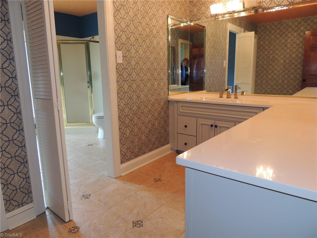 7522 Lasater Road Clemmons, NC 27012 - Photo 28 of 45 Upper level bathroom with separate sink areas