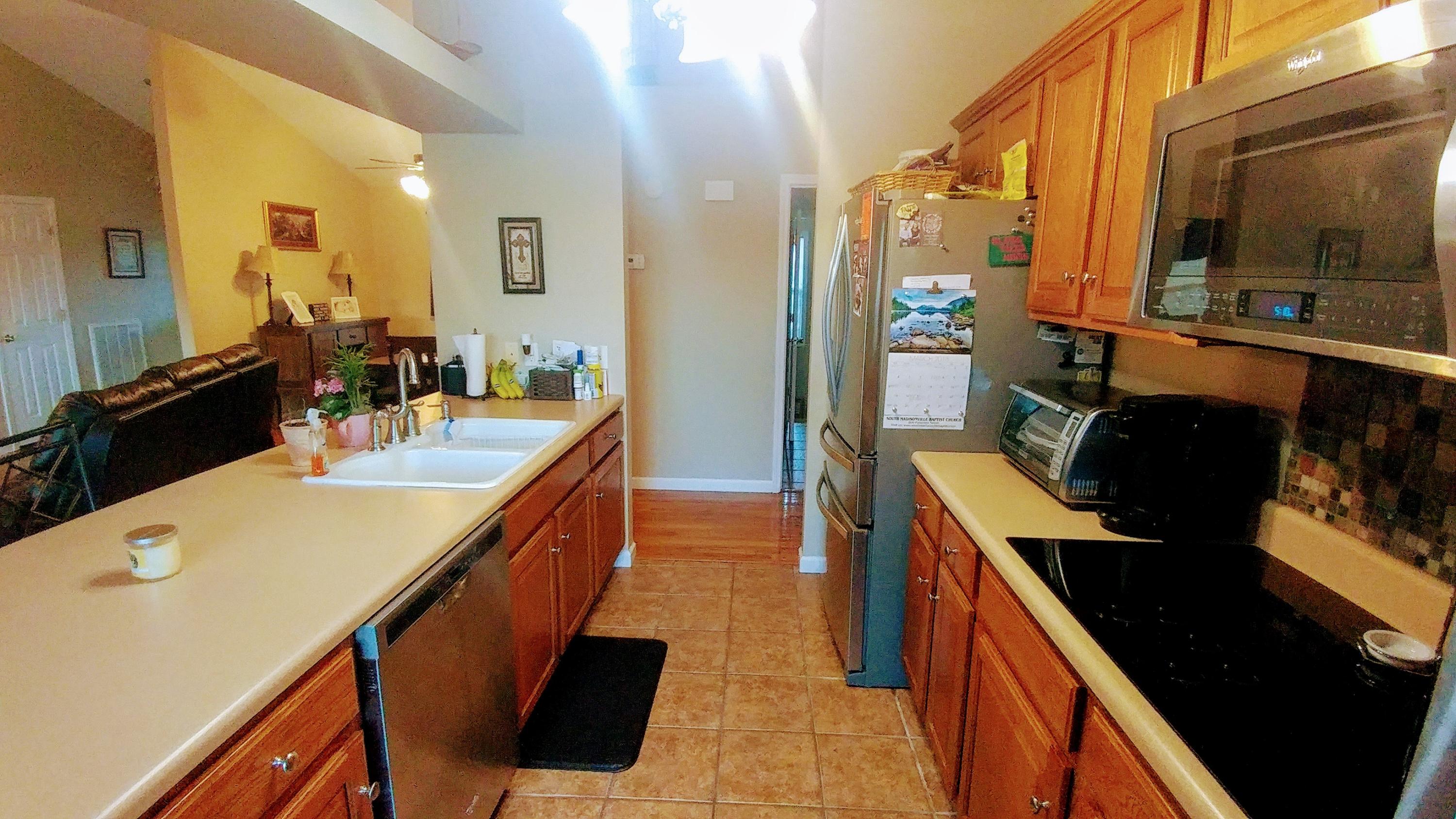 194 Country Way Road Vonore, TN 37885 - Photo 9 of 40 Kitchen