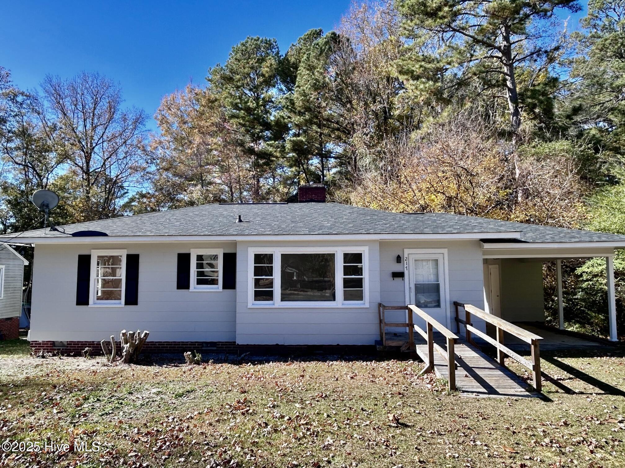 217 Confederate Avenue Rockingham, NC 28379 - Photo 2 of 14 217 Confederate Ave