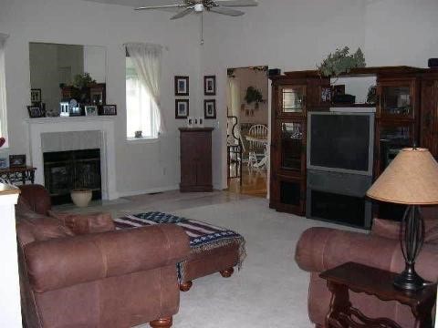 16665 Carter Road Trenton, MI 48183 - Photo 3 of 9 765813-2.JPG