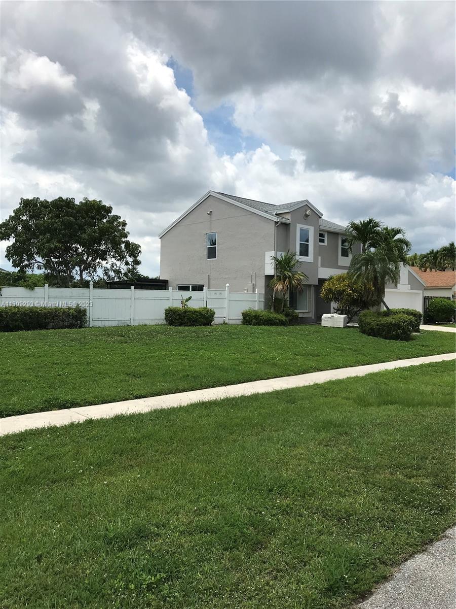 9868 Robins Nest Road Boca Raton, FL 33496 - Photo 2 of 33 Gallery Image 2