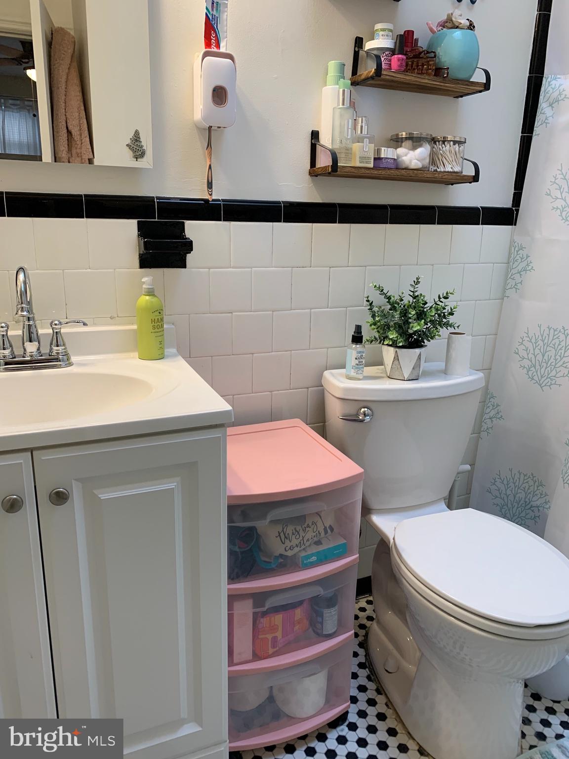 922 Elm Ridge Avenue Baltimore, MD 21229 - Photo 10 of 22 Clean & neat