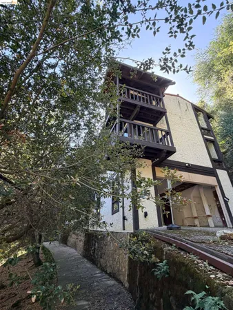 $1,500,000 | 90 Devin Drive, Moraga, CA 94556