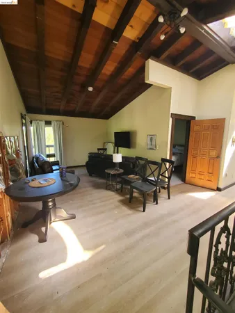 $1,500,000 | 90 Devin Drive, Moraga, CA 94556