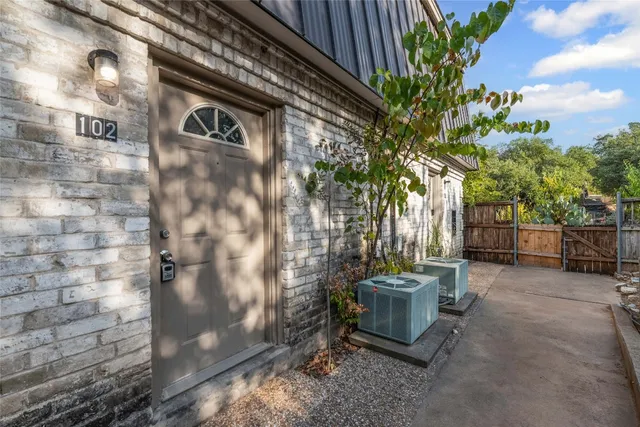 $1,500 | 2800 Westhill Drive, Unit 102, Austin, TX 78704