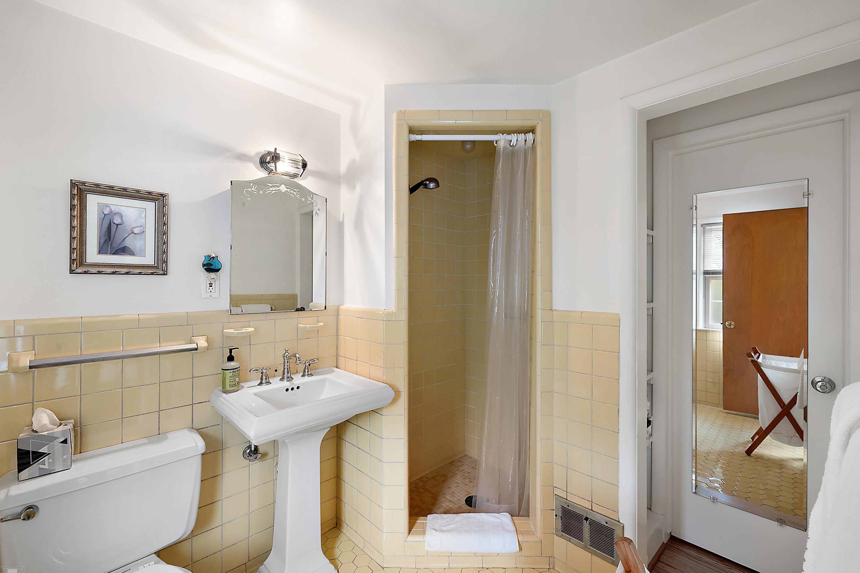 1437 Torrey Road Grosse Pointe Woods, MI 48236 - Photo 39 of 60