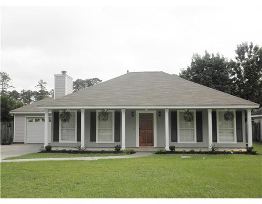 631 Labarre Street Mandeville, LA 70448 - Photo 1 of 18 Gallery Image 1
