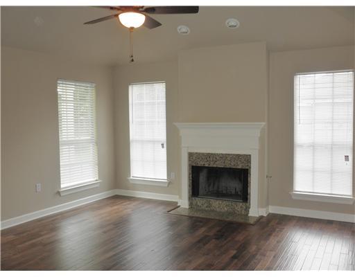 631 Labarre Street Mandeville, LA 70448 - Photo 4 of 18 Gallery Image 4