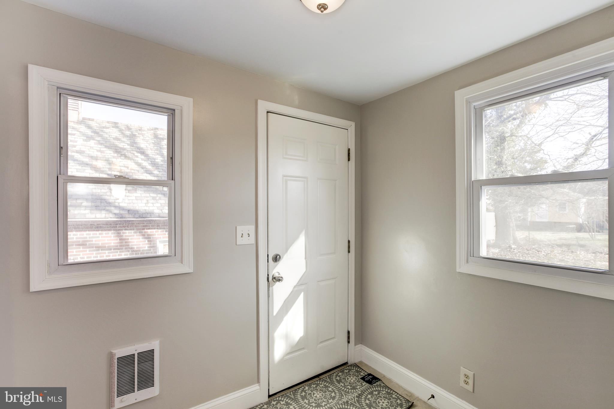 2001 Amherst Road Hyattsville, MD 20783 - Photo 15 of 36 Mud room