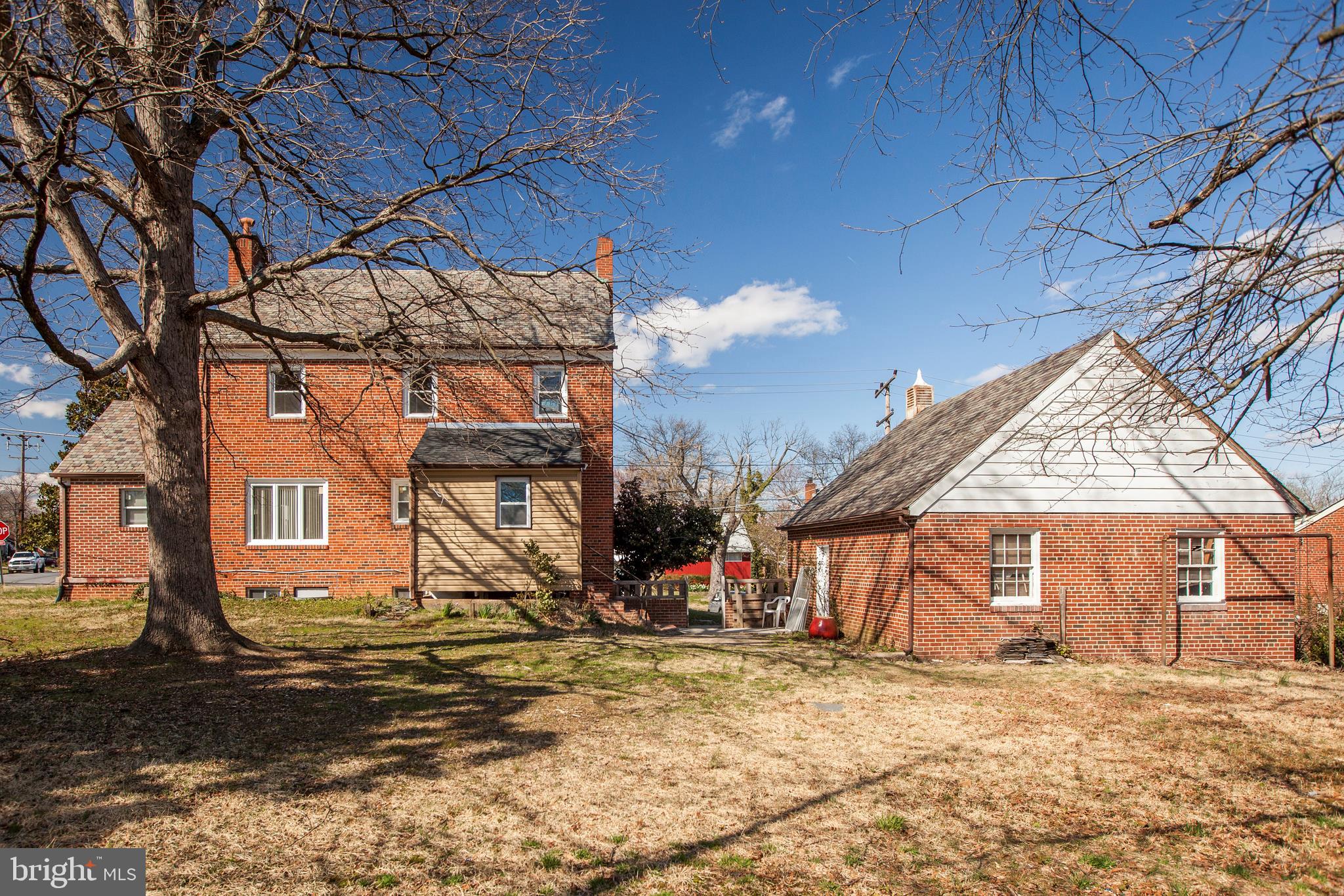 2001 Amherst Road Hyattsville, MD 20783 - Photo 3 of 36 Detached garage with upper level space