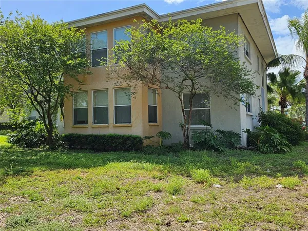 $1,400 | 1365 Drew Street, Unit 102, Clearwater, FL 33755