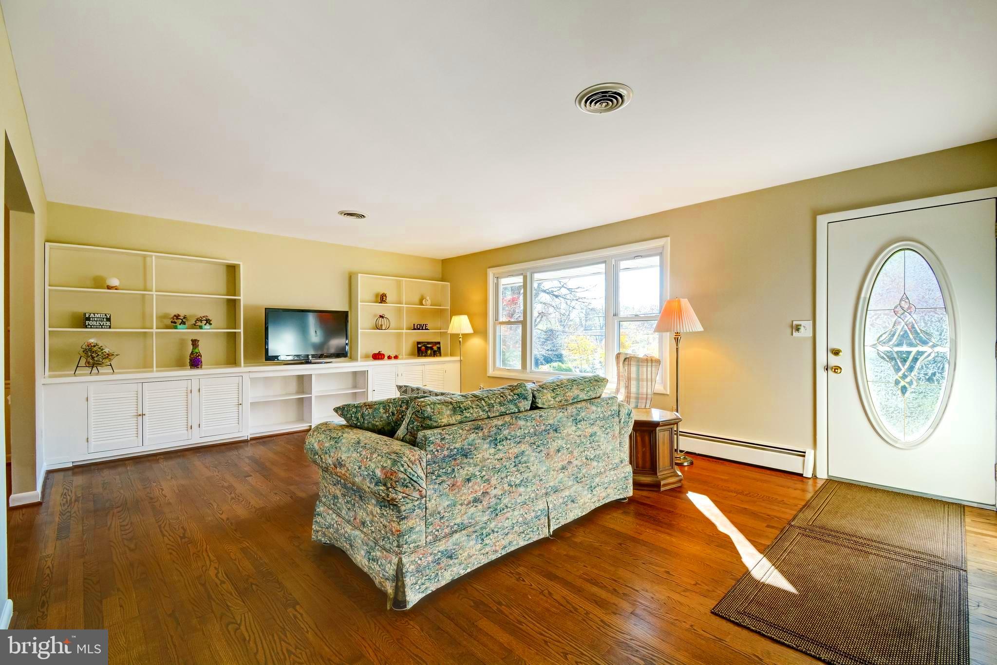 9934 Frederick Road Ellicott City, MD 21042 - Photo 5 of 59 Gallery Image 5