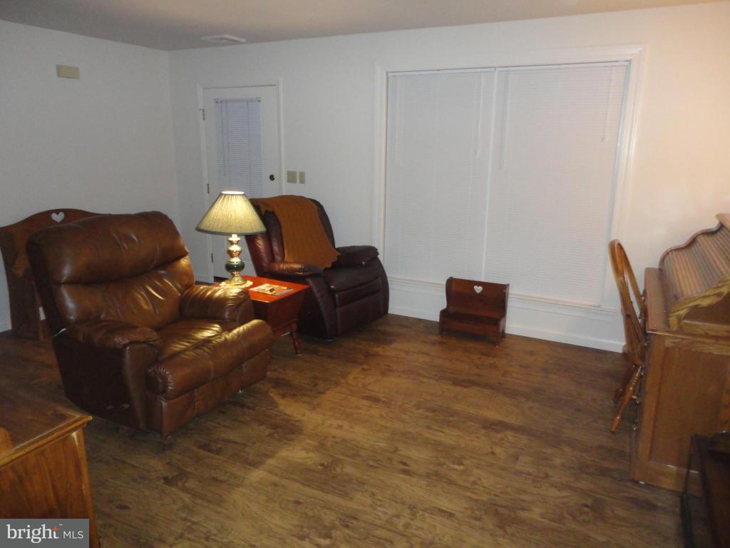 420 Hopeland Road Stevens, PA 17578 - Photo 3 of 38