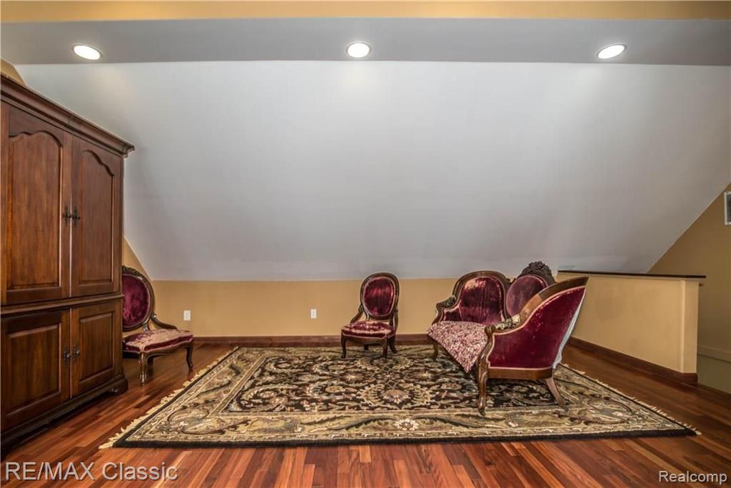 18510 Ridge Road Northville, MI 48168 - Photo 33 of 55