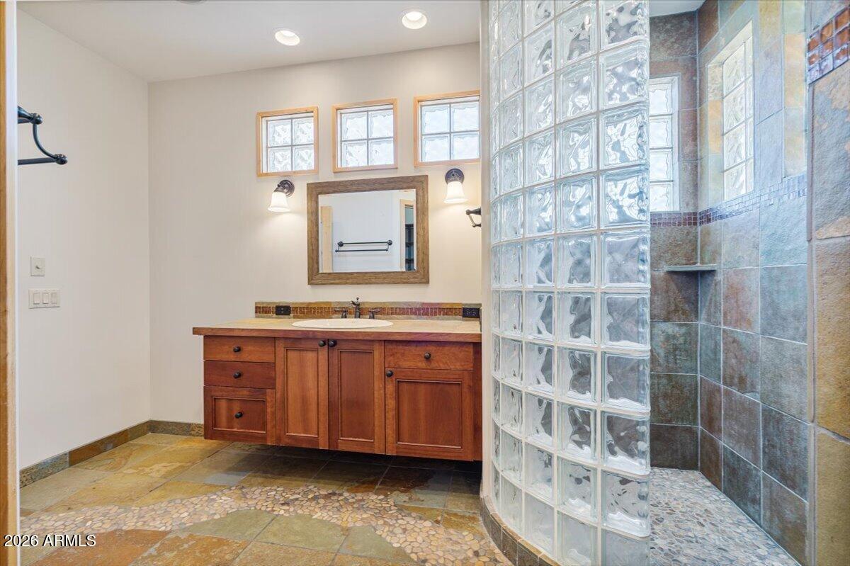 1904 Underwood Court Payson, AZ 85541 - Photo 40 of 92 Primary Bathroom