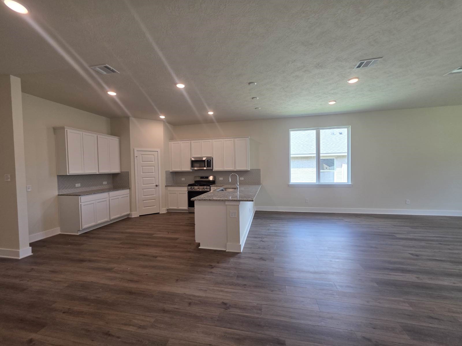 2069 Winepress Road Brenham, TX 77833 - Photo 4 of 15