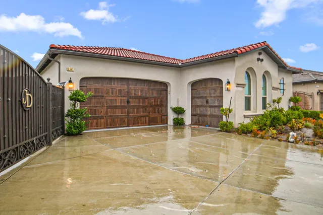 $730,000 | 2941 Loyola Avenue, Clovis, CA 93619