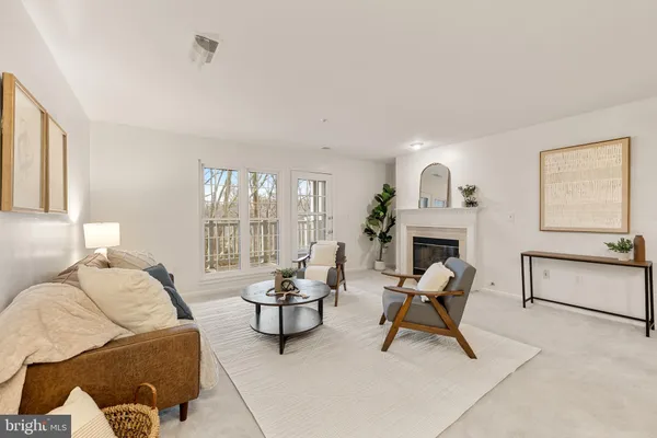 $2,800 | 6111 Wigmore Lane, Unit F, Alexandria, VA 22315