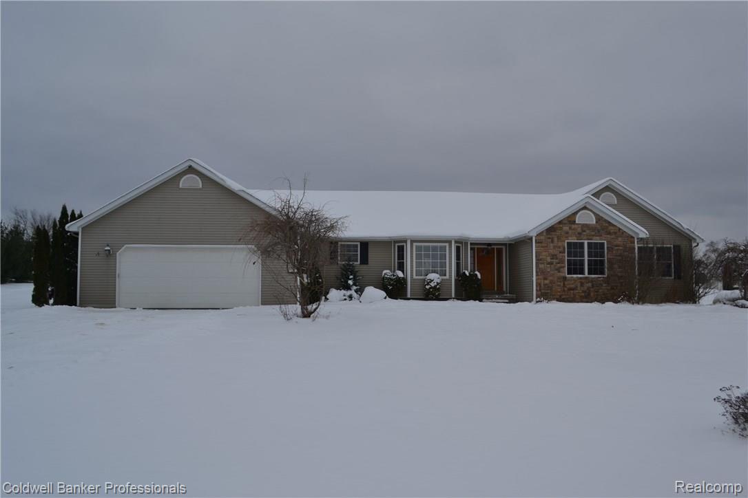 4728 Willis Road North Branch, MI 48461 - Photo 1 of 35 DSC_0112.JPG