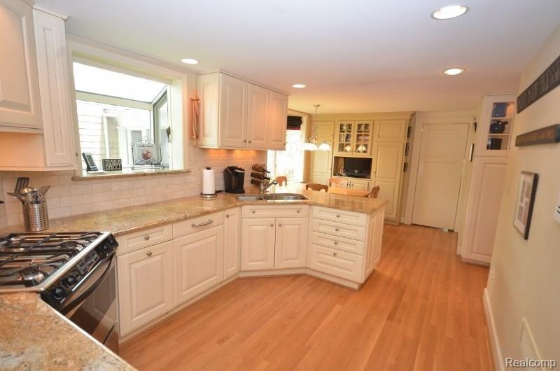 375 Washington Road Grosse Pointe, MI 48230 - Photo 7 of 50 Kitchen